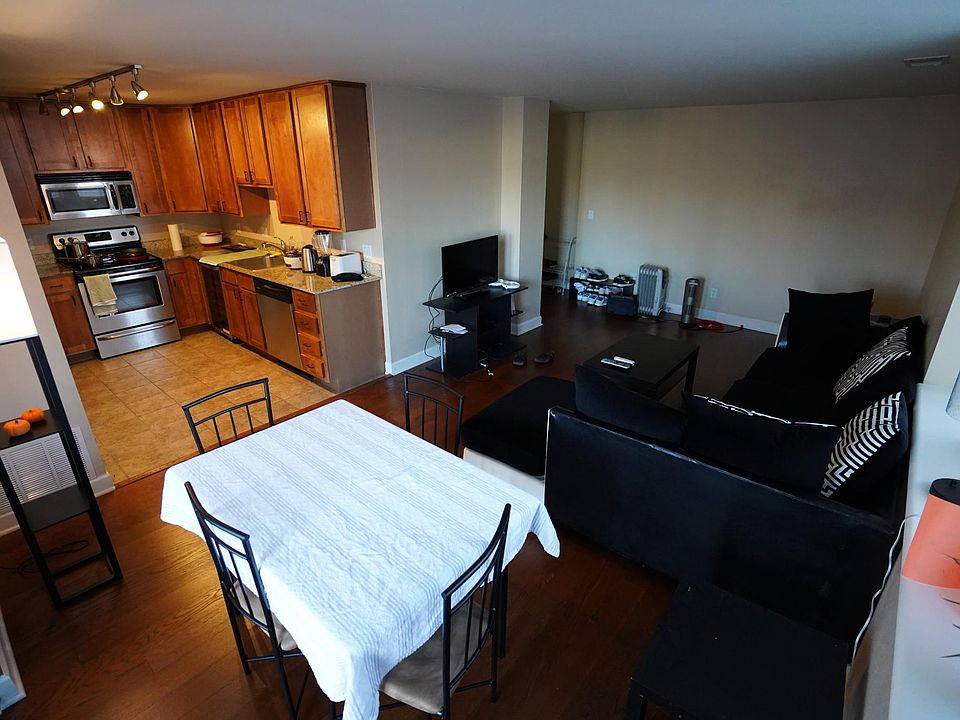 1st image of 5630 Pershing Ave Unit 20