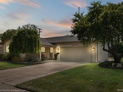 38393 Lyndon St, Livonia, MI, 48154