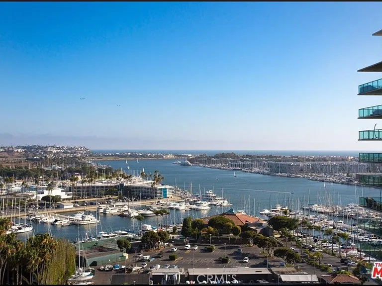 13650 Marina Pointe Dr #1605 — Photo 4