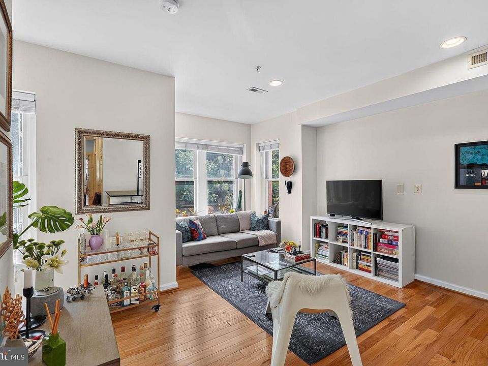 1st image of 2024 15th St NW Floor 3