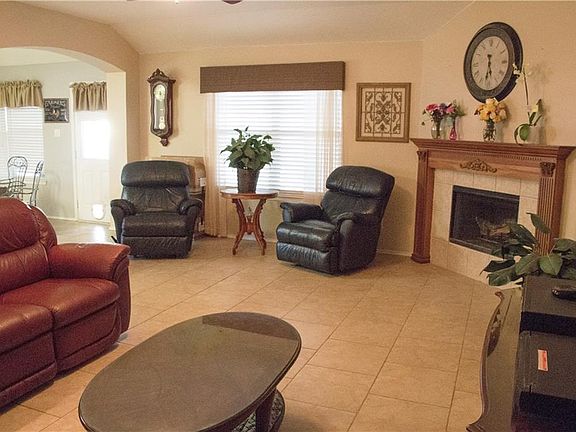 5th image of 1069 Cove Hollow Dr