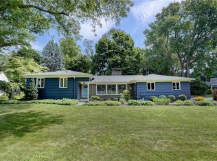 40 Alpine Dr, Rochester, NY 14618