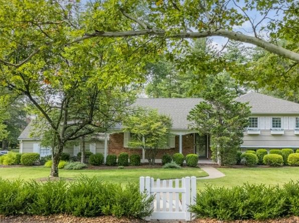 1 Alexander Ln