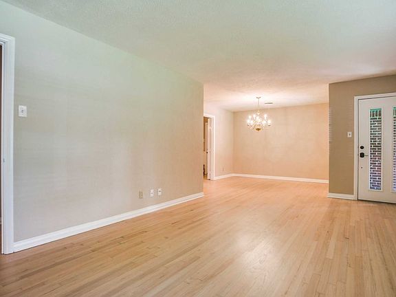 4th image of 4748 Trail Lake Dr
