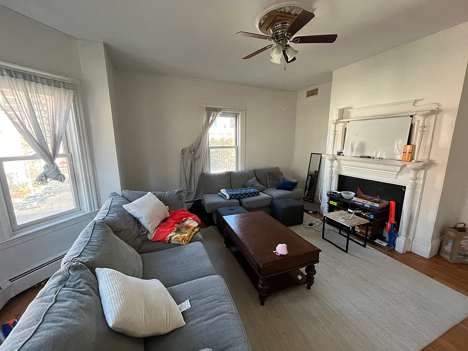 140 Saint Alphonsus St #2