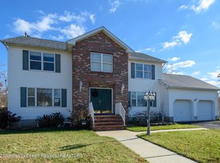 9 Stollman St, Bayville, NJ 08721