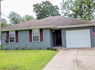 1352 N Fulbright Ave, Springfield, MO 65802