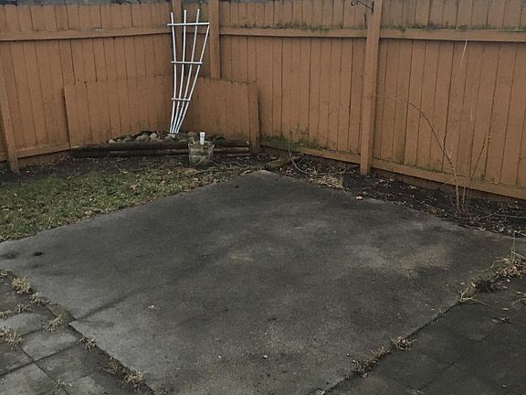 4th image of 521 Liberty Blvd