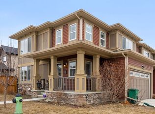 242 S Hillcrest Sq SW, Airdrie, AB T4B 4H9