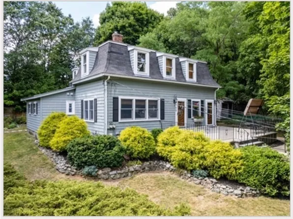 89 Myrtle Ave, Wakefield, MA 01880