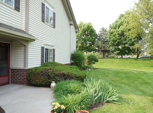 664 Pewaukee Rd, Pewaukee, WI 53072