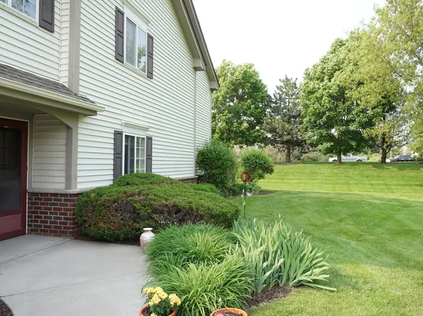 664 Pewaukee Rd, Pewaukee, WI 53072