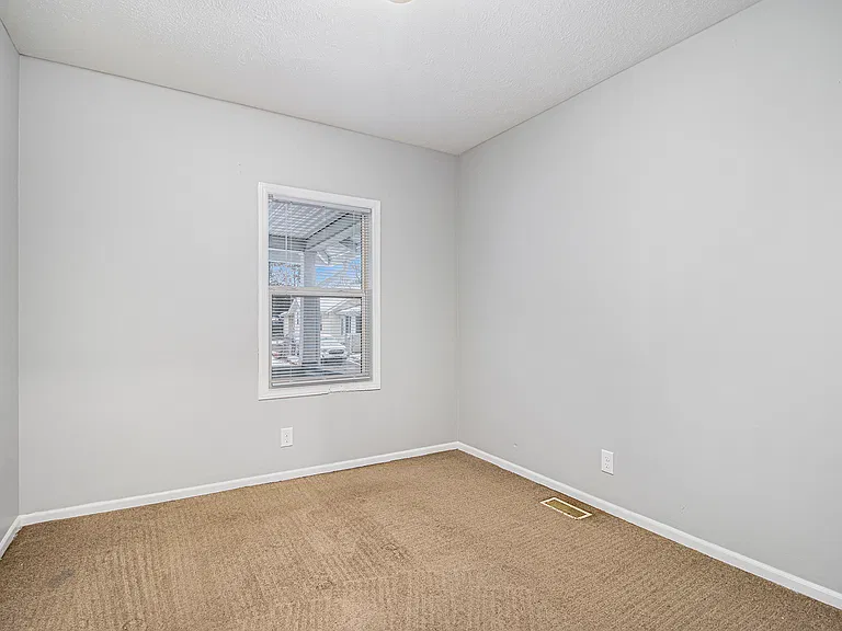 1234 Bissell St — Photo 12