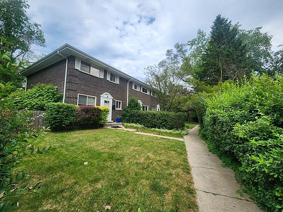 3rd image of 400 Skokie Ct