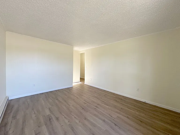 532 12th St SE — Photo 6