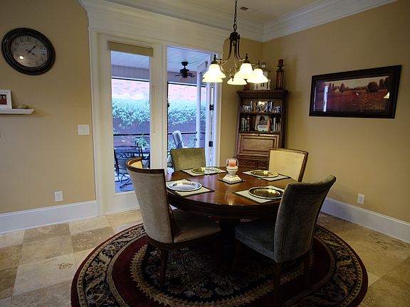 4th image of 308 Quinby Way