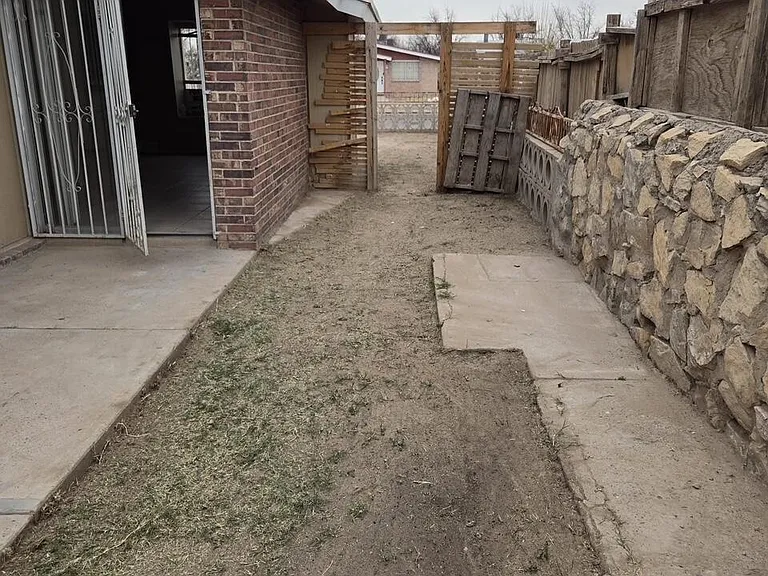 8420 Waterfall Dr — Photo 19