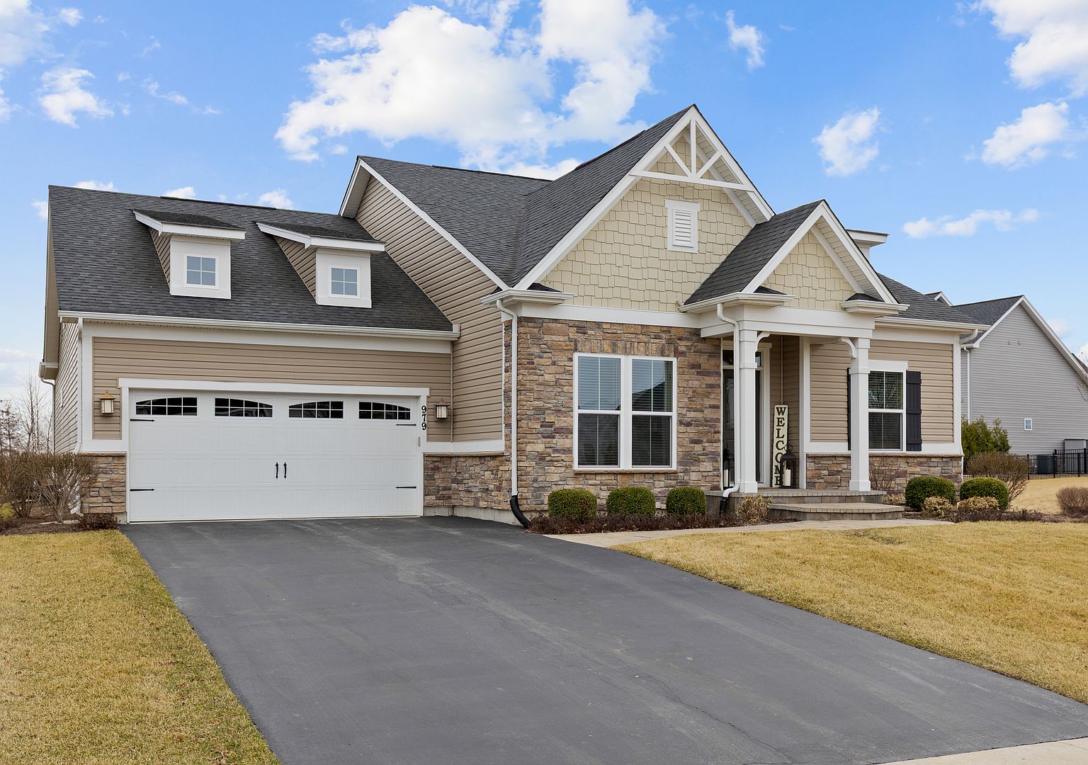 979 Blue Aster Pkwy, Gilberts, IL 60136 | Zillow