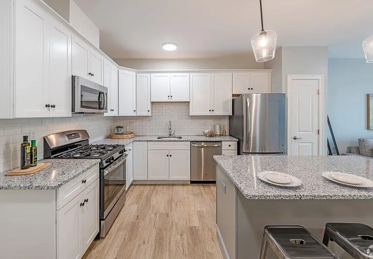 149 Main LCC — Photo 17