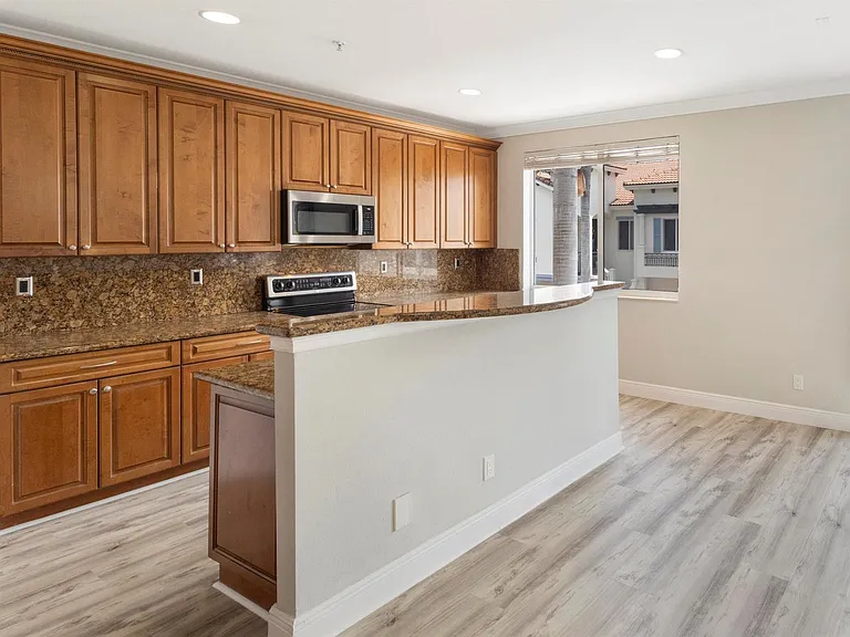 3028 Waterside Cir — Photo 19