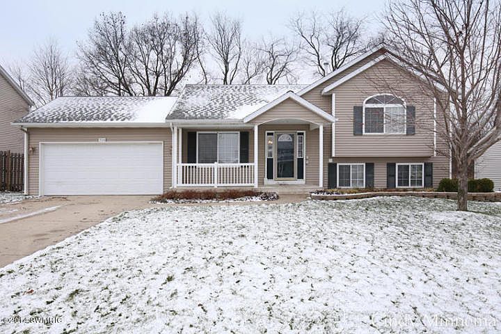 1st image of 714 Sunset Hills Dr