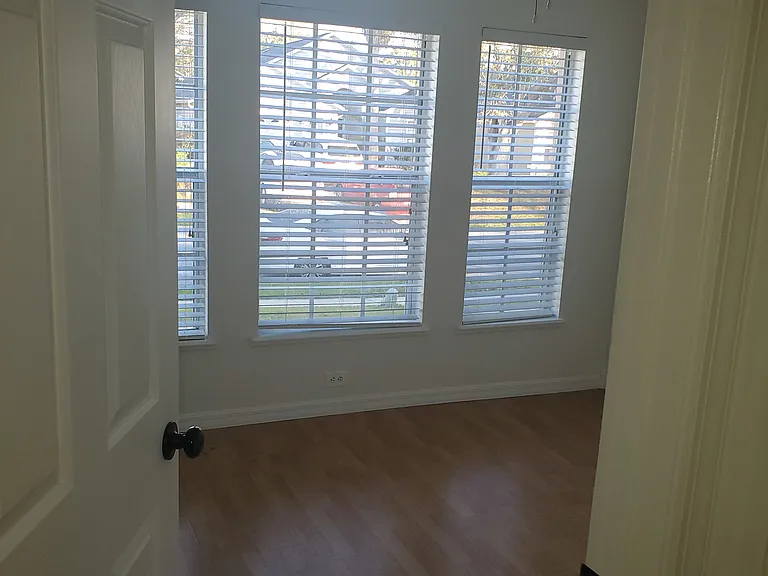 665 Brightview Dr — Photo 9