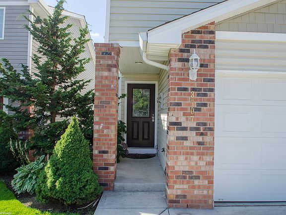 3rd image of 3707 NE 80th St