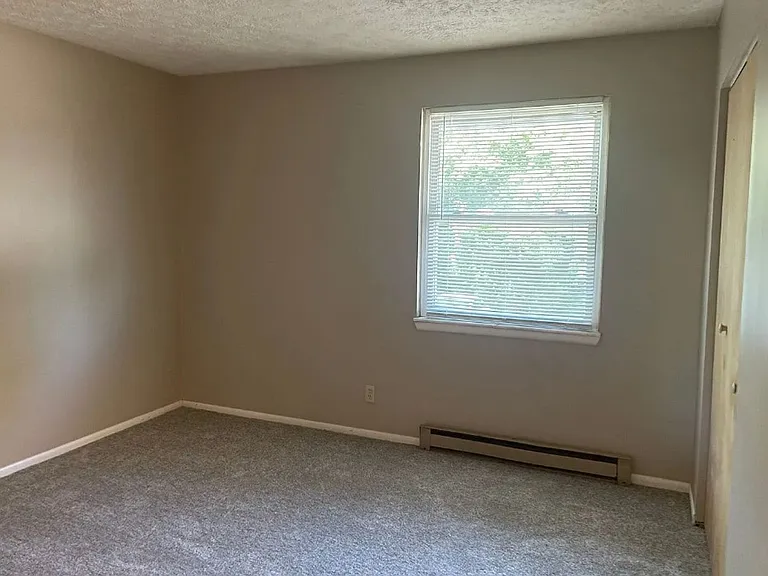 1217 Main St — Photo 12