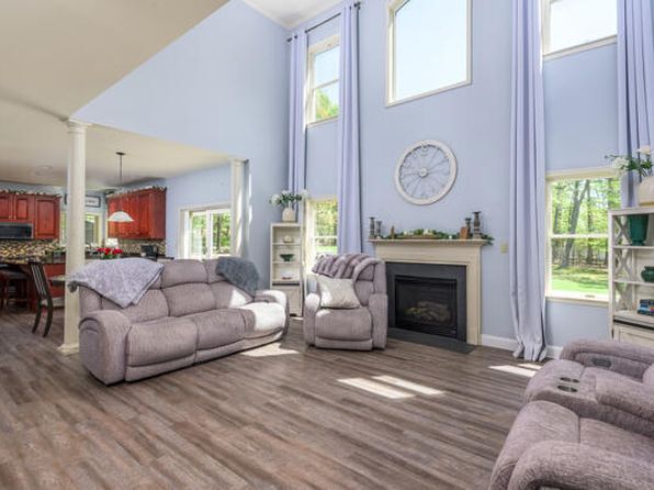 164 Summit Rd, Swiftwater, PA 18370