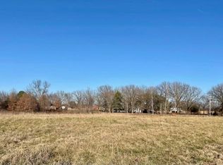 Meadow St, Siloam springs, AR 72761