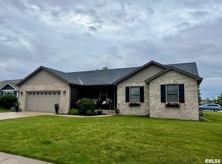 270 Sunkist Dr, Sherman, IL 62684