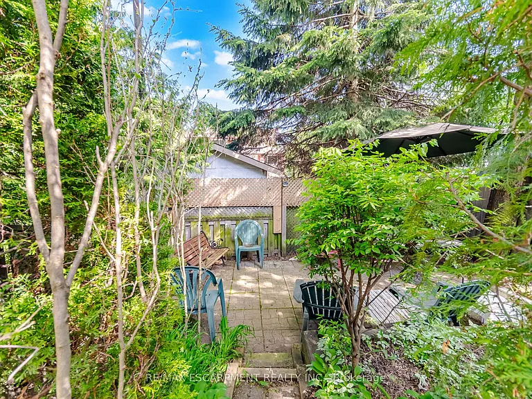 1926 Reiss Ct — Photo 43