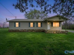 602 Arbor Acres Dr, Albertville, AL 35951