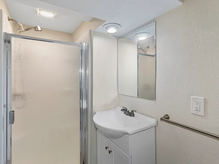 3513 NE Stanton St — Photo 23