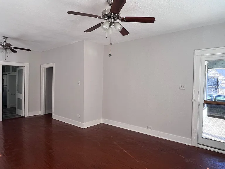 215JENNING S St — Photo 20