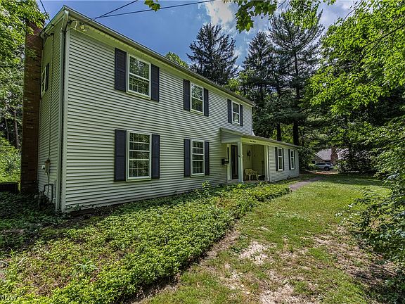 3rd image of 2070 White Pond Dr