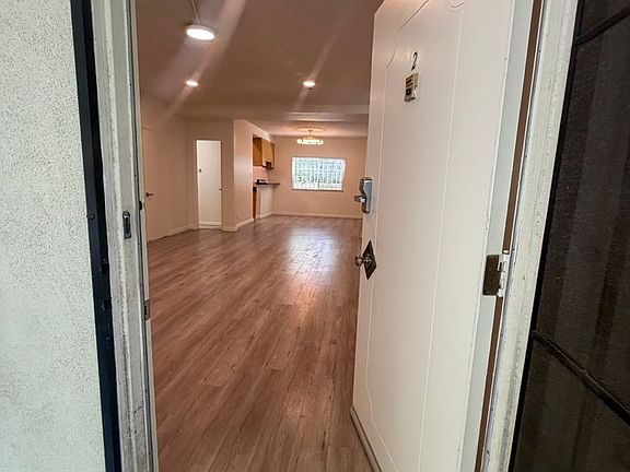 4th image of 1537 Stanford St APT 2