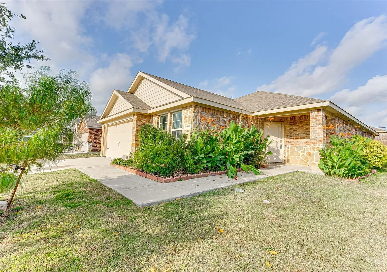 Charming 5-Bedroom Haven in Vibrant Josephine Community! — Photo 3