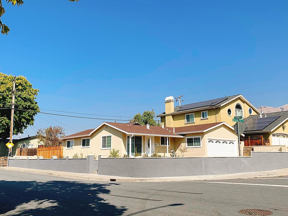 1st image of 405 Greathouse Dr