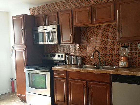 4th image of 251 E Fariston Dr