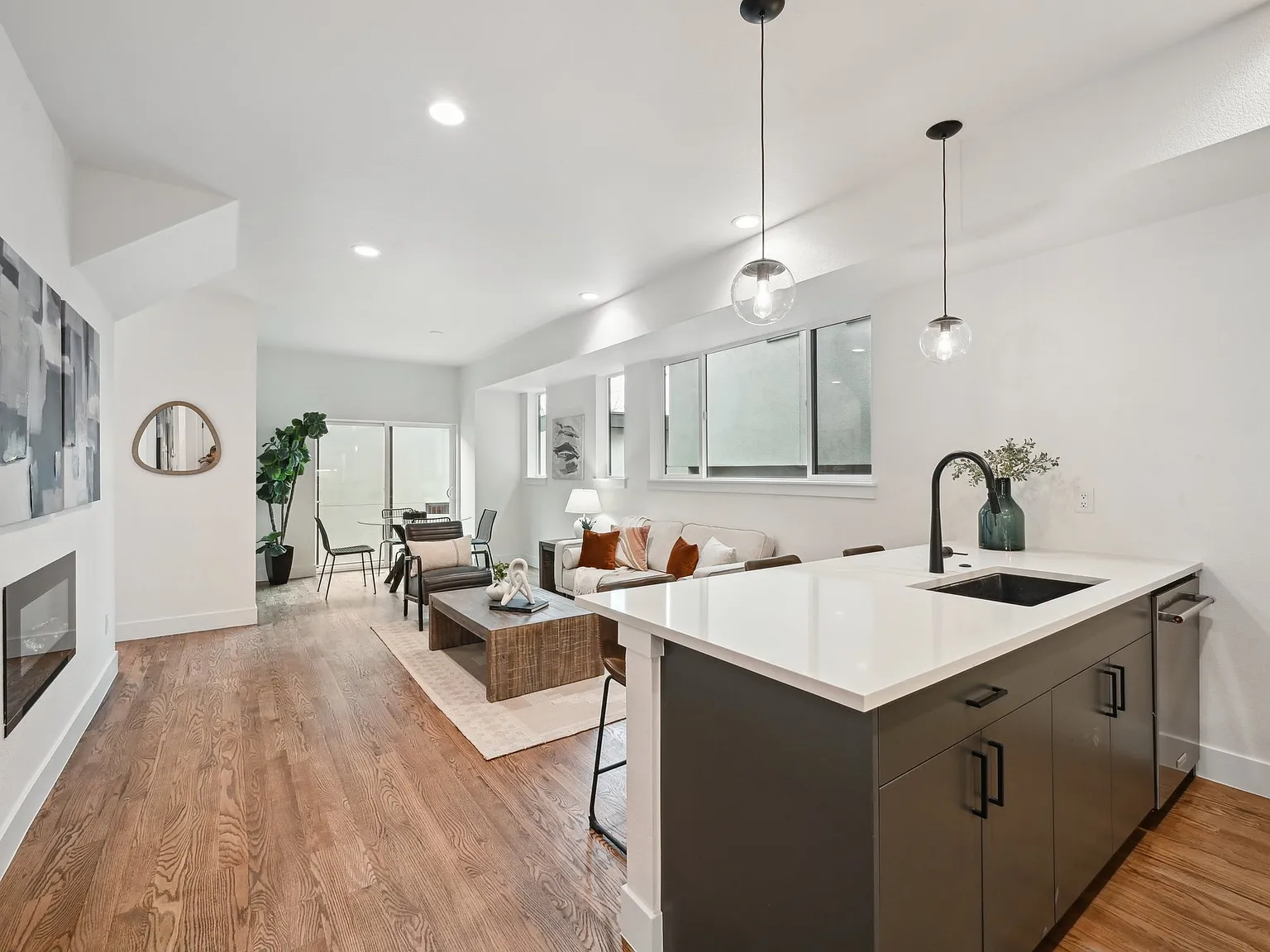1250 Tennyson St — Photo 3