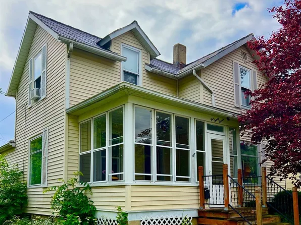 527 S Wayne St, Fremont, OH 43420