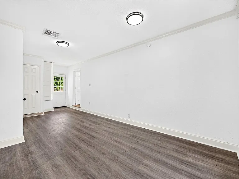 9211 Clearway Dr — Photo 20