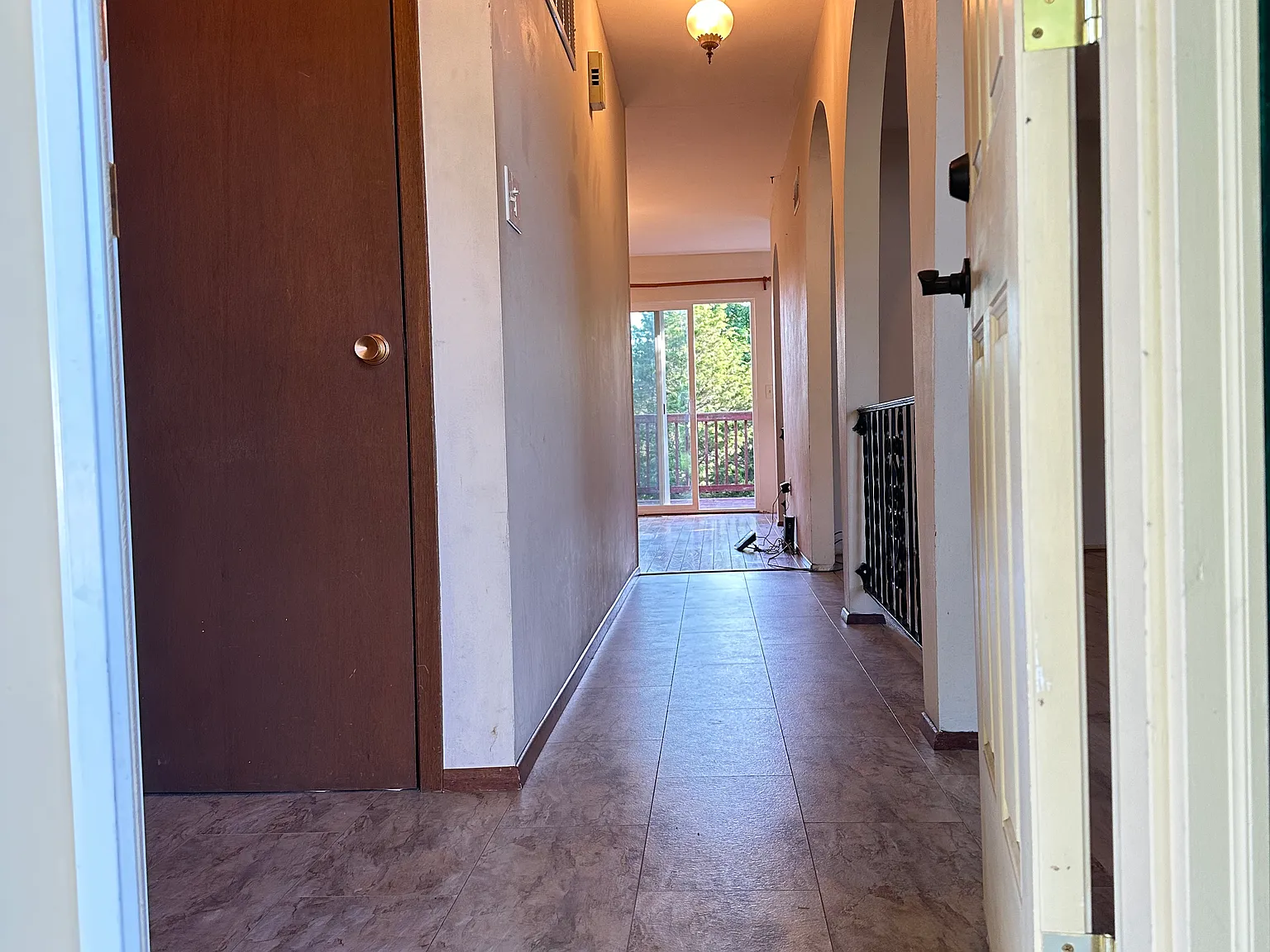 745 Woodrun Dr — Photo 2
