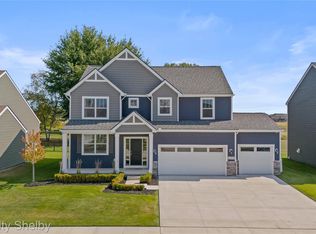 52137 Wellington Valley Dr, Macomb, MI 48042