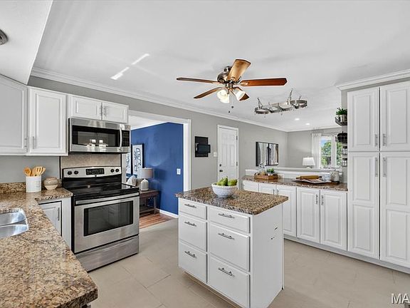 5th image of 1111 Sandstone Dr