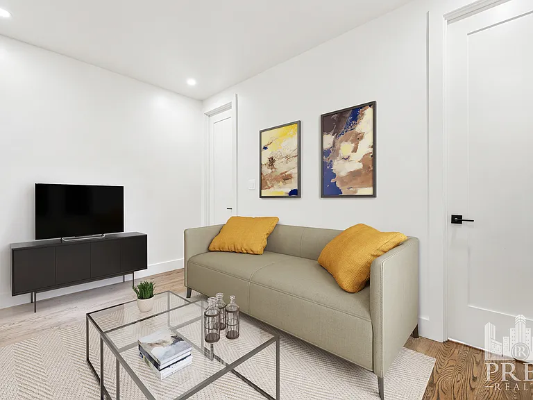 429 E 65th St #7 — Photo 2