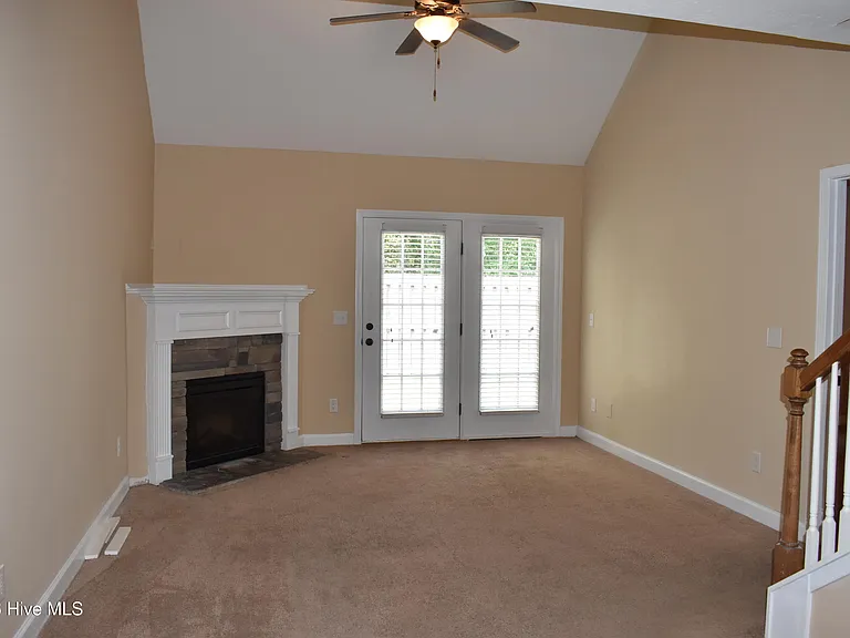 504 York Loop — Photo 10