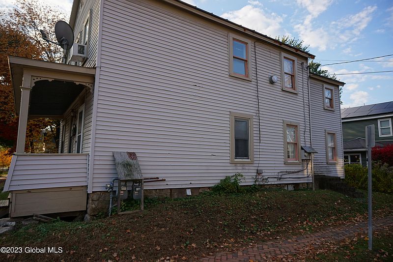 5th image of 79 York Avenue