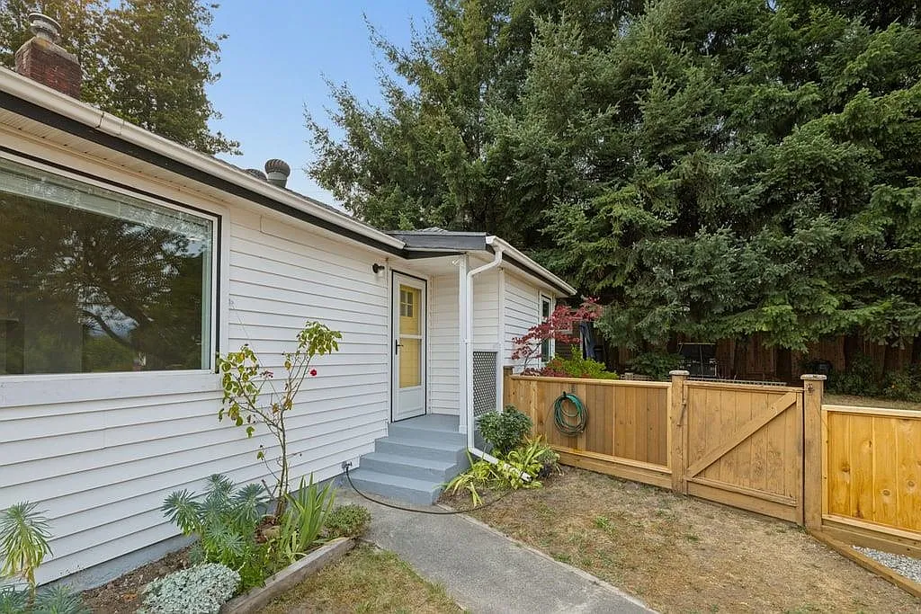 2 bed, 800 sqft, $3,200 — Photo 2